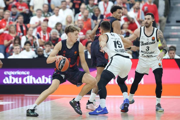Tobias Jensen (FC Bayern Basketball, 08) mit Arijan Lakic (Partizan Belgrad, 19) und Luca Vildoza (Partizan Belgrad, 03), GER, FC Bayern Basketball vs. Partizan Mozzart Bet Belgrad, Basketball, Euroleague, 3. Spieltag, Saison 2026 2027, 02.10.2026, GER, FC Bayern Basketball vs. Partizan Mozzart Bet Belgrad, Basketball, Euroleague, 3. Spieltag, Saison 2026 2027, 02.10.2026 Muenchen Copyright: xEibner-Pressefoto JennixMaulx EP_JML