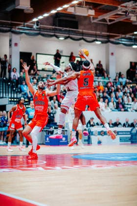 BB-2BL SBB Boerde Baskets - Giessen 46ers Kenneth Andrew Cooper (SBB Boerde Baskets) waehrend der Saison 2026-2027 in der 2. Barmer Basketball Bundesliga Pro A am 2. Spieltag SBB Baskets und Giessen 46ers in der Wolfgang-Lakenmacher-Halle am 2. October 2026 in Magdeburg, Sachsen Anhalt, Deutschland