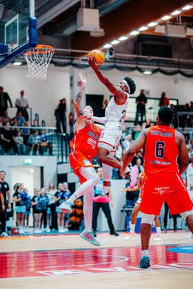 BB-2BL SBB Boerde Baskets - Giessen 46ers Kenneth Andrew Cooper (SBB Boerde Baskets) waehrend der Saison 2026-2027 in der 2. Barmer Basketball Bundesliga Pro A am 2. Spieltag SBB Baskets und Giessen 46ers in der Wolfgang-Lakenmacher-Halle am 2. October 2026 in Magdeburg, Sachsen Anhalt, Deutschland