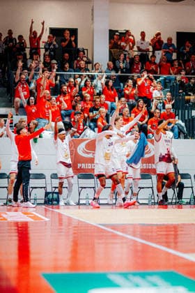 BB-2BL SBB Boerde Baskets - Giessen 46ers Jubel auf der Bank der SBB Baskets waehrend der Saison 2026-2027 in der 2. Barmer Basketball Bundesliga Pro A am 2. Spieltag SBB Baskets und Giessen 46ers in der Wolfgang-Lakenmacher-Halle am 2. October 2026 in Magdeburg, Sachsen Anhalt, Deutschland