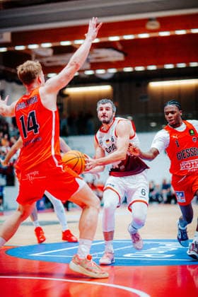 BB-2BL SBB Boerde Baskets - Giessen 46ers Martin Bogdanov (SBB Boerde Baskets) waehrend der Saison 2026-2027 in der 2. Barmer Basketball Bundesliga Pro A am 2. Spieltag SBB Baskets und Giessen 46ers in der Wolfgang-Lakenmacher-Halle am 2. October 2026 in Magdeburg, Sachsen Anhalt, Deutschland