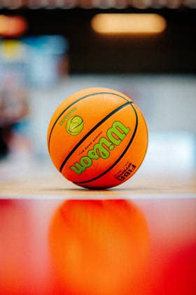 BB-2BL SBB Boerde Baskets - Giessen 46ers Symbolbild (Sympolfoto) Ball der Liga Wilson waehrend der Saison 2026-2027 in der 2. Barmer Basketball Bundesliga Pro A am 2. Spieltag SBB Baskets und Giessen 46ers in der Wolfgang-Lakenmacher-Halle am 2. October 2026 in Magdeburg, Sachsen Anhalt, Deutschland