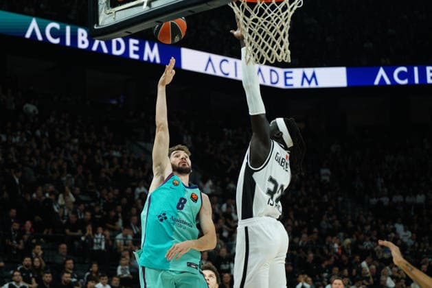 October 2, 2026, Zeytinburnu, Istanbul, Turkey: DARIO BRIZUELA (L) of Barcelona in action against WENYEN GABRIEL (R) of Besiktas during the EuroLeague Basketball match between Besiktas vs Barcelona in Istanbul, Turkey on October 2,Ã‚ 2026. EuroLeague Basketball - Besiktas VsÃ‚ Barcelona  - ZUMAu194 20261002_zip_u194_015 Copyright: xTolgaxUluturkx