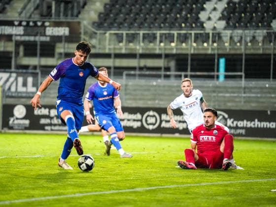 02.10.2026, xwppx, Fussball Regionalliga Suedwest, SV Sandhausen - 1.FC Kaiserslautern II v.l. Dion Hofmeister (1. FC Kaiserslautern II), Arthur Lyska (SV Sandhausen)