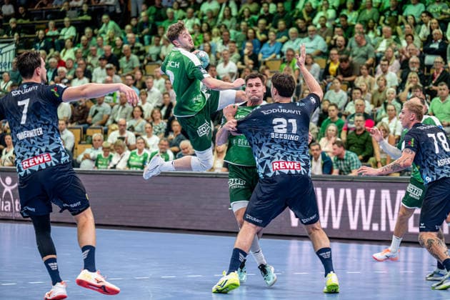 OPEL Handball Bundesliga; HSG Wetzlar - Rhein-Neckar-Löwen, 02.10.26 Niklas Theiß (HSG Wetzlar, 9), Josip Simic (HSG Wetzlar, 10), Aron Seesing (Rhein-Neckar Löwen, 21), Robert Timmermeister (Rhein-Neckar Löwen, 7) OPEL Handball Bundesliga; HSG Wetzlar - Rhein-Neckar-Löwen: Wetzlar, 02.10.26 Copyright: xBEAUTIFULxSPORTS Roeczeyx