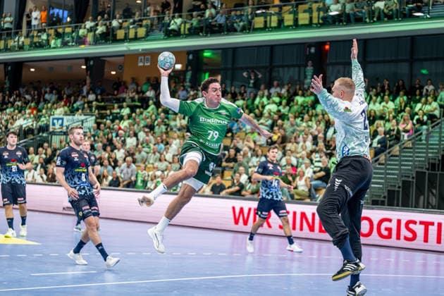 OPEL Handball Bundesliga; HSG Wetzlar - Rhein-Neckar-Löwen, 02.10.26 Ahmed Nafea (HSG Wetzlar, 79), David Späth (Rhein-Neckar Löwen, 29) OPEL Handball Bundesliga; HSG Wetzlar - Rhein-Neckar-Löwen: Wetzlar, 02.10.26 Copyright: xBEAUTIFULxSPORTS Roeczeyx