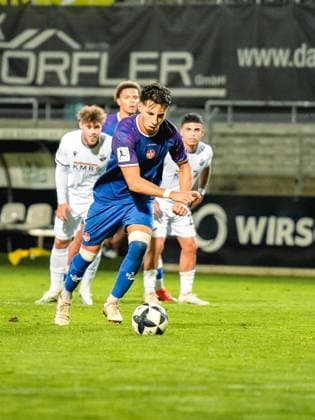 02.10.2026, xwppx, Fussball Regionalliga Suedwest, SV Sandhausen - 1.FC Kaiserslautern II v.l. Dion Hofmeister (1. FC Kaiserslautern II) zum 1:1 per Elfmeter