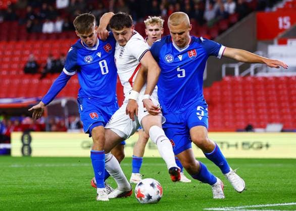 Will Lankshear of England England U21, U 21 v Slovakia U21, UEFA European U21 Championship Qualifying, Football, bet365 Stadium, Stoke-on-Trent, UK - 02 Oct 2026Stoke-on-Trent bet365 Stadium United Kingdom  Copyright: xMattxWest Shutterstockx 17182547m