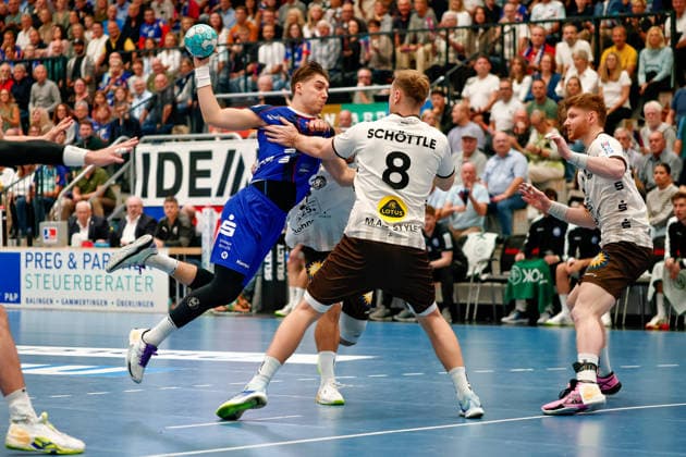 Magnus Grupe (HBW Balingen-Weilstetten, 08), Nico Schoettle (Bergischer HC, 08), GER, HBW Balingen-Weilstetten vs. Bergischer HC, Handball, Opel Handball-Bundesliga, 7. Spieltag, Spielzeit 2026 2027, 02.10.2026 GER, HBW Balingen-Weilstetten vs. Bergischer HC, Handball, Opel Handball-Bundesliga, 7. Spieltag, Spielzeit 2026 2027, 02.10.2026 Balingen Copyright: xEibner-Pressefoto KirstenxJaegerx