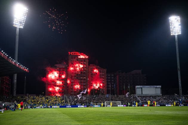 261002 Fans of Bosnia and Herzegovina with pyro during the Nations League football match between Bosnia and Herzegovina and Sweden on October 2, 2026 in Zenica. Photo: Ludvig Thunman BILDBYRAN kod LT LT0823 fotboll football soccer fotball nations league uefa nations league bosnia and herzegovina sverige sweden sverige a bbeng publik Copyright: LUDVIGxTHUNMAN BB261002LT106