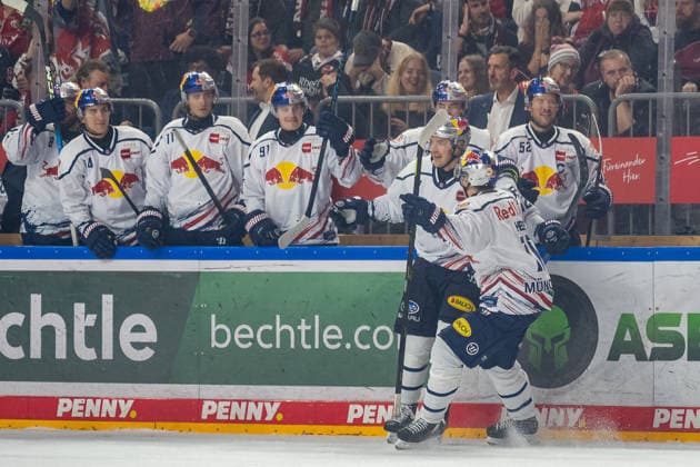 Die Muenchener Spieler bejubeln ds Tor zum 4:1. Koelner Haie vs. EHC Red Bull Muenchen, Eishockey, Penny DEL, 05. Spieltag, Saison 2026 2027, 02.10.2026 Koelner Haie vs. EHC Red Bull Muenchen, Eishockey, Penny DEL, 05. Spieltag, Saison 2026 2027, 02.10.2026 Koeln Copyright: xEibner-Pressefoto ThomasxHaeslerx EP_THR
