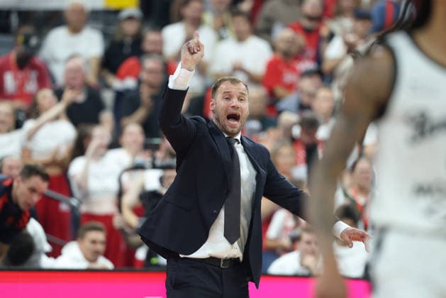 Anton Gavel (FC Bayern Basketball, Chef-Trainer) gestikuliert, Gesten, Gestik, Mimik, Emotionen, GER, FC Bayern Basketball vs. Partizan Mozzart Bet Belgrad, Basketball, Euroleague, 3. Spieltag, Saison 2026 2027, 02.10.2026, GER, FC Bayern Basketball vs. Partizan Mozzart Bet Belgrad, Basketball, Euroleague, 3. Spieltag, Saison 2026 2027, 02.10.2026 Muenchen Copyright: xEibner-Pressefoto JennixMaulx EP_JML