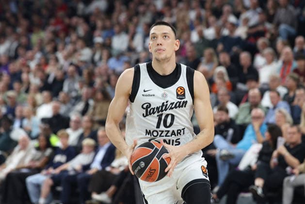 Nikola Tanaskovic (Partizan Belgrad, 10) mit Ball, GER, FC Bayern Basketball vs. Partizan Mozzart Bet Belgrad, Basketball, Euroleague, 3. Spieltag, Saison 2026 2027, 02.10.2026, GER, FC Bayern Basketball vs. Partizan Mozzart Bet Belgrad, Basketball, Euroleague, 3. Spieltag, Saison 2026 2027, 02.10.2026 Muenchen Copyright: xEibner-Pressefoto JennixMaulx EP_JML
