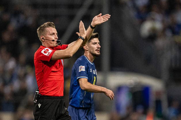 261002 Referee Oleksii Derevinskyi during the Nations League football match between Bosnia and Herzegovina and Sweden on October 2, 2026 in Zenica. Photo: Ludvig Thunman BILDBYRAN kod LT LT0823 fotboll football soccer fotball nations league uefa nations league bosnia and herzegovina sverige sweden sverige a bbeng Copyright: LUDVIGxTHUNMAN BB261002LT120