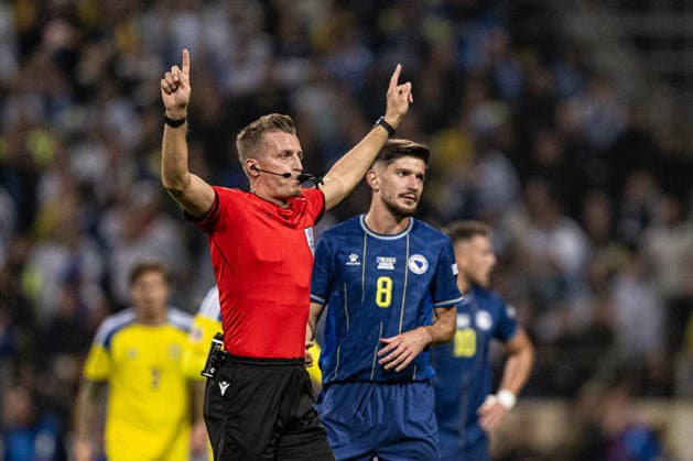 261002 Referee Oleksii Derevinskyi during the Nations League football match between Bosnia and Herzegovina and Sweden on October 2, 2026 in Zenica. Photo: Ludvig Thunman BILDBYRAN kod LT LT0823 fotboll football soccer fotball nations league uefa nations league bosnia and herzegovina sverige sweden sverige a bbeng Copyright: LUDVIGxTHUNMAN BB261002LT121