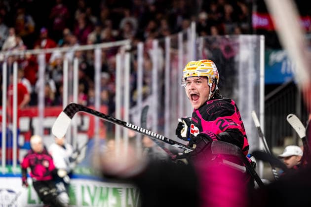 02.10.2026 - Eishockey - Saison 2026 2027 - Penny DEL - Nürnberg Ice Tigers Icetigers - Schwenninger Wild Wings Schwenningen - ThHa - xthxhax - William Dufour (25, Nürnberg Ice Tigers, NIT )