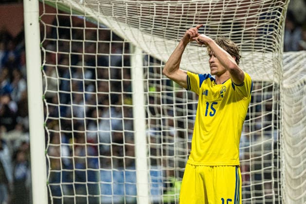 261002 Carl Starfelt of Sweden in pain during the Nations League football match between Bosnia and Herzegovina and Sweden on October 2, 2026 in Zenica. Photo: Ludvig Thunman BILDBYRAN kod LT LT0823 fotboll football soccer fotball nations league uefa nations league bosnia and herzegovina sverige sweden sverige a bbeng Copyright: LUDVIGxTHUNMAN BB261002LT124