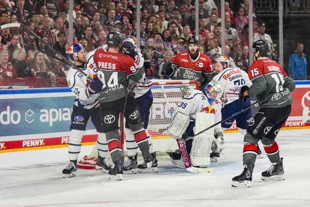 Eishockey Penny-DEL 5.Spieltag Kölner Haie - EHC Red Bull München am 02.10.2026 in der Lanxess Arena in Köln Viel Gerangel vor Mathias Niederberger ( München ), mitte Gemäß den Vorgaben der DEL Deutsche Eishockey Liga ist die Publikation und Weiterverwertung der Aufnahmen in elektronischen Medien und Endgeräten aller Art während des laufenden Spiels nicht zulässig.