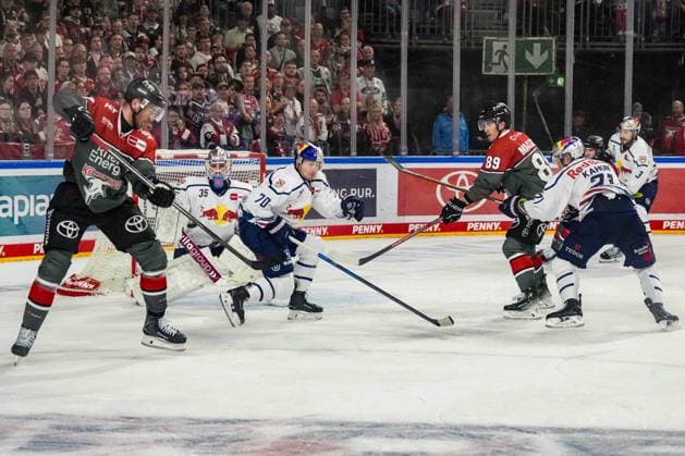 Eishockey Penny-DEL 5.Spieltag Kölner Haie - EHC Red Bull München am 02.10.2026 in der Lanxess Arena in Köln v.l.n.r. , Marcel Noebels ( Köln ), Mathias Niederberger ( München ), Maximilian Daubner ( München ), Gregor MacLeod ( Köln ), Dominik Kahun ( München ) Gemäß den Vorgaben der DEL Deutsche Eishockey Liga ist die Publikation und Weiterverwertung der Aufnahmen in elektronischen Medien und Endgeräten aller Art während des laufenden Spiels nicht zulässig.