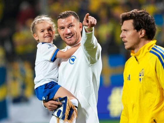 ZENICA, BOSNIEN-HERCEGOVINA 20261002 Bosniens Edin DÅ¾eko och Victor Nilsson Lindelöf inför fredagens fotbollsmatch i Nations League mellan Bosnien-Hercegovina och Sverige pa Bilino Polje-stadion i Zenica.