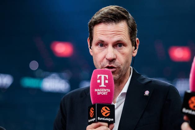 MUNICH, GERMANY - OCTOBER 02: Thorsten Leibenath (Managing Director Sports FC Bayern Muenchen Basketball) during pregame interviews before the Turkish Airlines EuroLeague match between FC Bayern Muenchen vs. Partizan Mozzart Bet Belgrade at SAP Garden on round 3 of Turkish Airlines EuroLeague on October 02, 2026 in Munich, Germany. Bavaria Germany Copyright: xSteffiexWunderlx