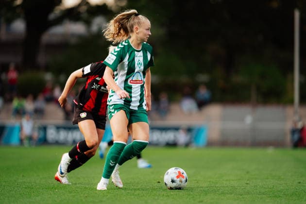 02.10.26, Women, Football, Google Pixel Frauen Bundesliga, Season 2026 2027, Bayer 04 Leverkusen - SV Werder Bremen, Matchday 6 Isabella Jaron ( 11 of the SV Werder Bremen) Leverkusen Ulrich-Haberland-Stadion NRW Deutschland