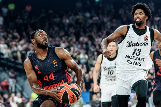 MUNICH, GERMANY - OCTOBER 02: Kamar Baldwin (FC Bayern Muenchen, 44) controls the ball against Kevarrius Hayes (Partizan Mozzart Bet Belgrade, 13) during the Turkish Airlines EuroLeague match between FC Bayern Muenchen vs. Partizan Mozzart Bet Belgrade at SAP Garden on round 3 of Turkish Airlines EuroLeague on October 02, 2026 in Munich, Germany. Bavaria Germany Copyright: xSteffiexWunderlx