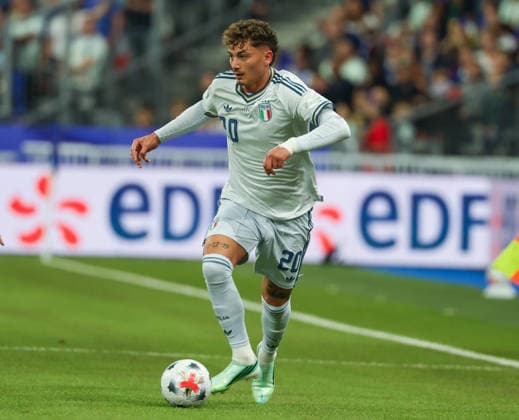 2026 27 UEFA Nations League football match between France and Italy Esposito of Italyduring the 2026 27 UEFA Nations League football match between France and Italy on October 2, 2026, at the Stade de France in Paris. PARIGI Stadio De France Parigi Francia Copyright: xFABIOxSASSOxFabioxSassox Francia Italia2026_10_02Fabio Sasso5168