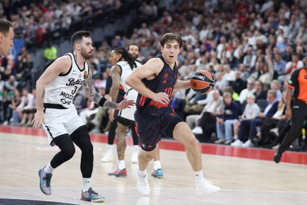 Justinian Jessup (FC Bayern Basketball, 10) mit Luca Vildoza (Partizan Belgrad, 03), GER, FC Bayern Basketball vs. Partizan Mozzart Bet Belgrad, Basketball, Euroleague, 3. Spieltag, Saison 2026 2027, 02.10.2026, GER, FC Bayern Basketball vs. Partizan Mozzart Bet Belgrad, Basketball, Euroleague, 3. Spieltag, Saison 2026 2027, 02.10.2026 Muenchen Copyright: xEibner-Pressefoto JennixMaulx EP_JML