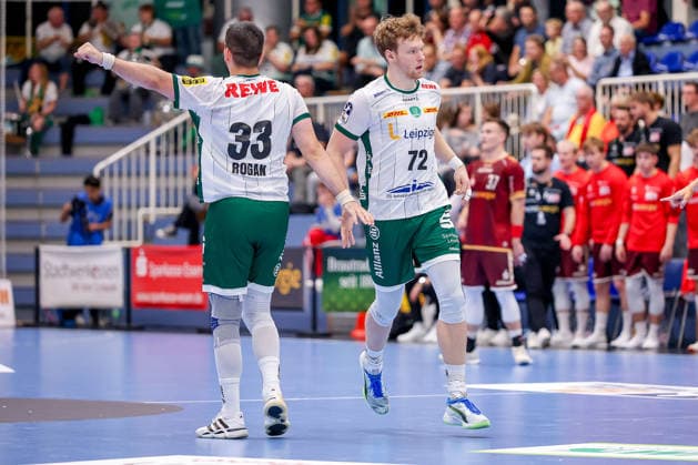 02.10.2026, 6. Spieltag der 2. Handball-Bundesliga, TuSEM Essen - SC DHfK Leipzig. Luka Rogan (SC DHFK Leipzig 33) Tim Hertzfeld (SC DHFK Leipzig 72) jubelnd NRW Deutschland