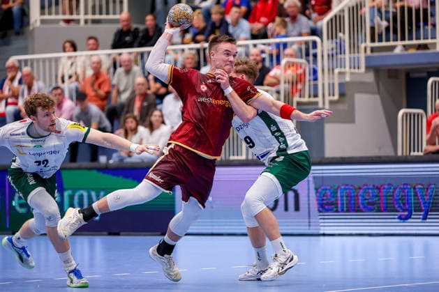 02.10.2026, 6. Spieltag der 2. Handball-Bundesliga, TuSEM Essen - SC DHfK Leipzig. Max Neuhaus (TUSEM Essen 37) wirft den Ball auf das Tor NRW Deutschland
