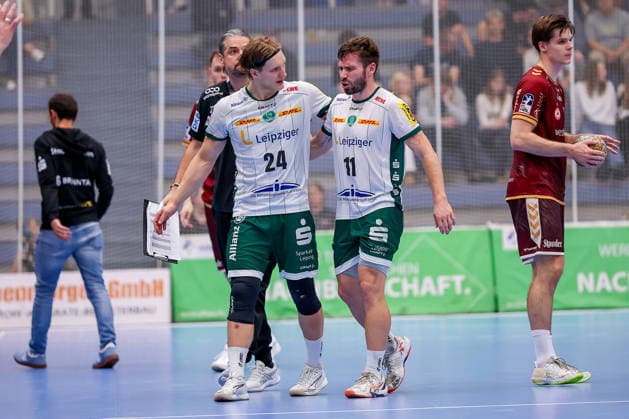02.10.2026, 6. Spieltag der 2. Handball-Bundesliga, TuSEM Essen - SC DHfK Leipzig. Lukas Binder (SC DHFK Leipzig 11) muss verletzt vom Spielfeld NRW Deutschland