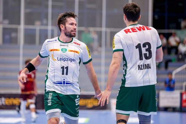 02.10.2026, 6. Spieltag der 2. Handball-Bundesliga, TuSEM Essen - SC DHfK Leipzig. Lukas Binder (SC DHFK Leipzig 11) und Matej Klima (SC DHFK Leipzig 13) jubelnd NRW Deutschland