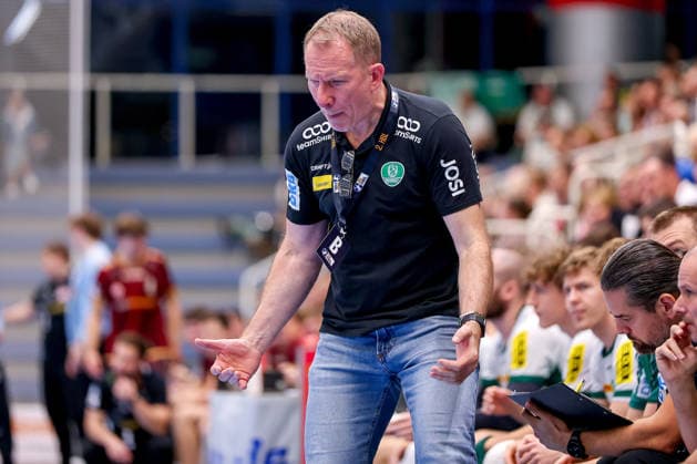 02.10.2026, 6. Spieltag der 2. Handball-Bundesliga, TuSEM Essen - SC DHfK Leipzig. Trainer Frank Carstens (SC DHFK Leipzig hc) gestikulierend am Spielfeldrand NRW Deutschland