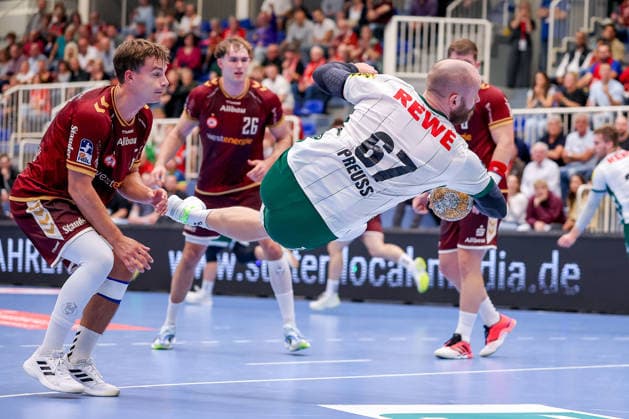 02.10.2026, 6. Spieltag der 2. Handball-Bundesliga, TuSEM Essen - SC DHfK Leipzig. Moritz Preuss (SC DHFK Leipzig 67) wirft den Ball auf das Tor NRW Deutschland