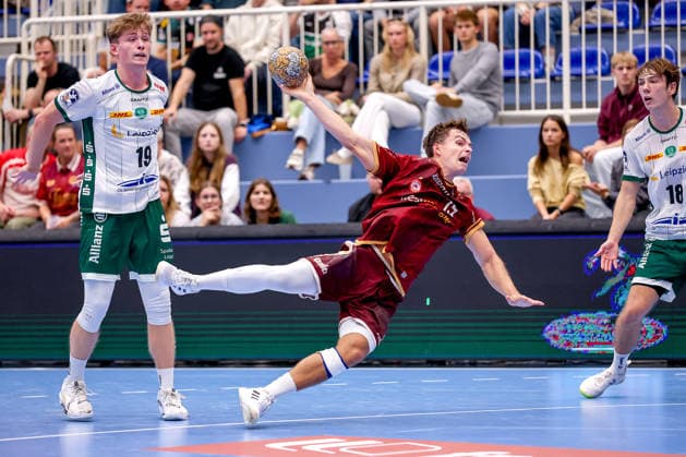 02.10.2026, 6. Spieltag der 2. Handball-Bundesliga, TuSEM Essen - SC DHfK Leipzig. Nils Homscheid (TUSEM Essen 15) wirft den Ball auf das Tor NRW Deutschland