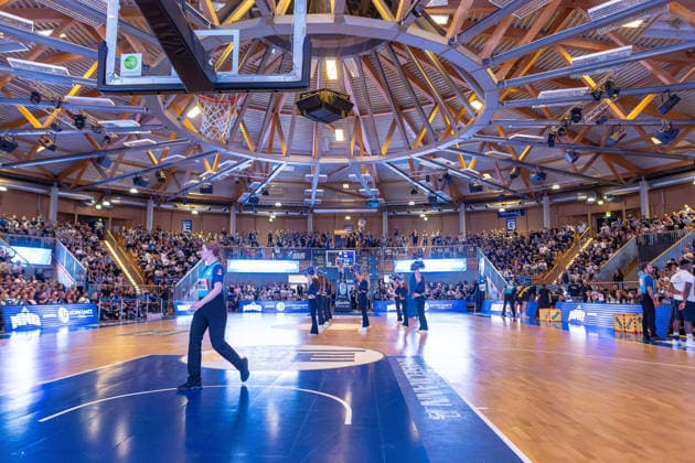Hohenlohe Arena in der Totalen beim Jubeln Feiern mit den Cheerleadern, GER, HAKRO Merlins Crailsheim vs. Tigers Tuebingen, Basketball, 2. Basketball Bundesliga, Pro A, 02. Spieltag, Spielzeit 2026 2027, 02.10.2026, GER, HAKRO Merlins Crailsheim vs. Tigers Tuebingen, Basketball, 2. Basketball Bundesliga, Pro A, 02. Spieltag, Spielzeit 2026 2027, 02.10.2026 Ilshofen Copyright: xEibner-Pressefoto JanixPlessx EP_JPL