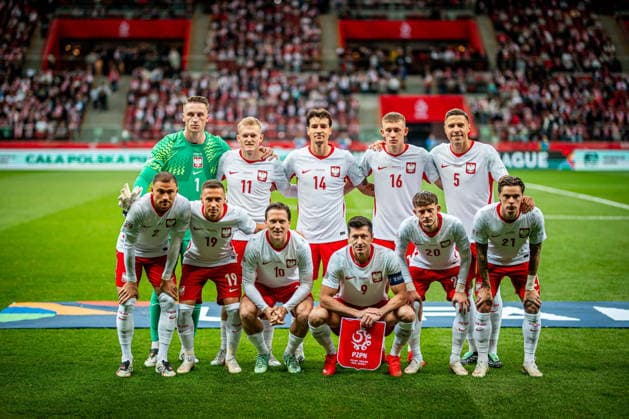 2026.10.02 Warszawa Pilka nozna, UEFA, Liga Narodow, stadion PGE Narodowy, Polska - Rumunia N z kadra zdjecie druzynowe druzyna poland team photo Foto Mateusz Porzucek PressFocus 2026.10.02 Warszawa UEFA Nations League Group Stage, Poland - Romania Polska - Rumunia kadra zdjecie druzynowe druzyna poland team photo Credit: Mateusz Porzucek PressFocus NEWSPIX.PL --- newspix.pl POLAND OUT! 
