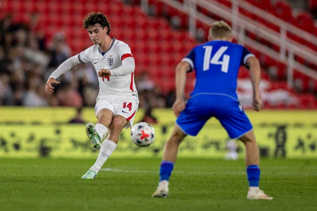 RECORD DATE NOT STATED 2nd October 2026; bet365 Stadium, Stoke-on-Trent, England; UEFA U21, U 21 Championship Qualification Football, England U21 versus Slovakia U21; Archie Gray of England crosses the ball TimxWilliams