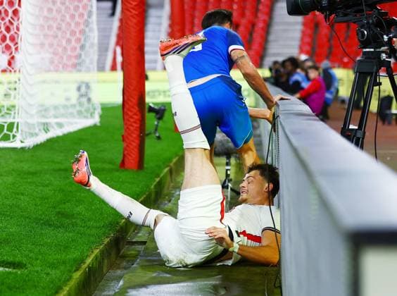 Will Lankshear of England crashes into the advertising board England U21, U 21 v Slovakia U21, UEFA European U21 Championship Qualifying, Football, bet365 Stadium, Stoke-on-Trent, UK - 02 Oct 2026Stoke-on-Trent bet365 Stadium United Kingdom  Copyright: xMattxWest Shutterstockx 17182547v