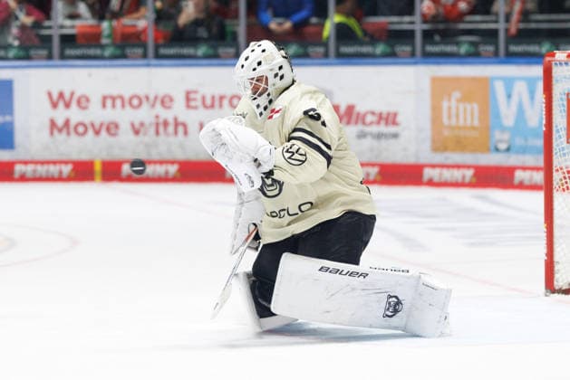 Hannibal Weitzmann (67, Grizzlys Wolfsburg) beim Spiel zwischen Augsburger Panther v Grizzlys Wolfsburg, Eishockey, Herren, DEL, 2026 2027, 5.Spieltag am 02.10.2026 in Augsburg, Curt-Frenzel-Stadion. Bayern Deutschland