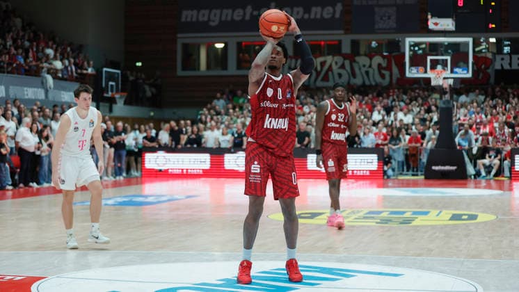 Im Bild: Eddie Colbert III (Wuerzburg Baskets, 0) mit dem Freiwurf 02.10.2026, Fitness First Wuerzburg Baskets vs. Telekom Baskets Bonn, easyCredit BBL, 4. Spieltag, Deutschland, 97072, tectake-Arena Wuerzburg, Copyright: HMBxMedia xJulienxBecker