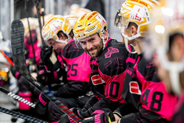 02.10.2026 - Eishockey - Saison 2026 2027 - Penny DEL - Nürnberg Ice Tigers Icetigers - Schwenninger Wild Wings Schwenningen - ThHa - xthxhax - Evan Barratt (10, Nürnberg Ice Tigers, NIT )