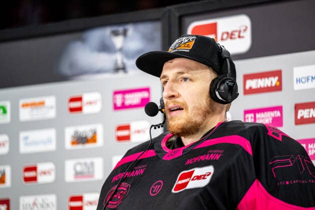 02.10.2026 - Eishockey - Saison 2026 2027 - Penny DEL - Nürnberg Ice Tigers Icetigers - Schwenninger Wild Wings Schwenningen - ThHa - xthxhax - Niklas Treutle (31, Nürnberg Ice Tigers, NIT ) Interview