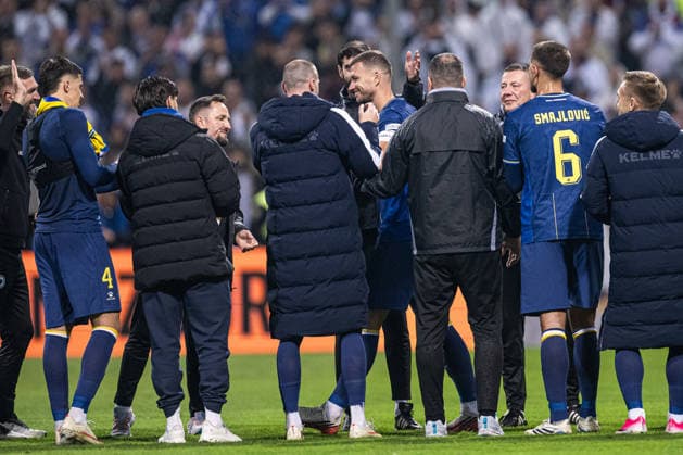 261002 Edin DÅ¾eko of Bosnia and Herzegovina with teammates after the Nations League football match between Bosnia and Herzegovina and Sweden on October 2, 2026 in Zenica. Photo: Ludvig Thunman BILDBYRAN kod LT LT0823 fotboll football soccer fotball nations league uefa nations league bosnia and herzegovina sverige sweden sverige a bbeng Copyright: LUDVIGxTHUNMAN BB261002LT203