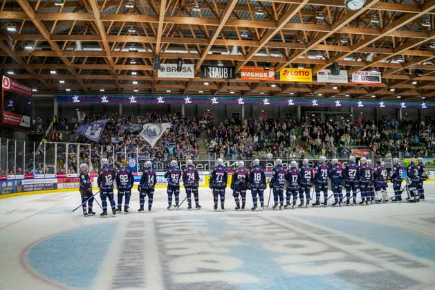 Siegjubel Towerstars, GER, Ravensburg Towerstars vs. EC Bad Nauheim, Eishockey, DEL2 Hauptrunde, 5. Spieltag, Spielzeit 2026 2027, 02.10.2026 GER, Ravensburg Towerstars vs. EC Bad Nauheim, Eishockey, DEL2 Hauptrunde, 5. Spieltag, Spielzeit 2026 2027, 02.10.2026 Ravensburg Copyright: xEibner-Pressefoto MaximilianxRistx EP_MRT