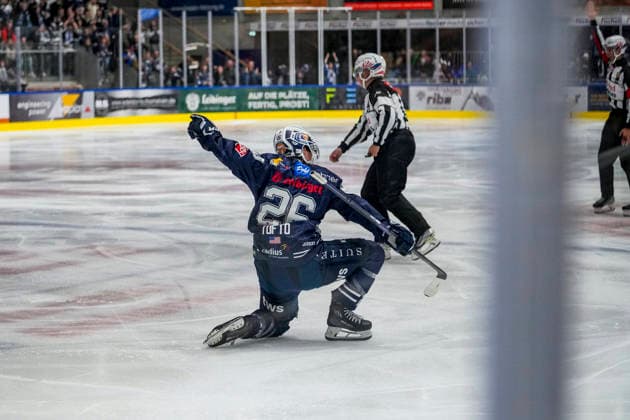 Torjubel zum 3:2 von Odeen Peter Tufto (Towerstars Ravensburg, 26), GER, Ravensburg Towerstars vs. EC Bad Nauheim, Eishockey, DEL2 Hauptrunde, 5. Spieltag, Spielzeit 2026 2027, 02.10.2026 GER, Ravensburg Towerstars vs. EC Bad Nauheim, Eishockey, DEL2 Hauptrunde, 5. Spieltag, Spielzeit 2026 2027, 02.10.2026 Ravensburg Copyright: xEibner-Pressefoto MaximilianxRistx EP_MRT