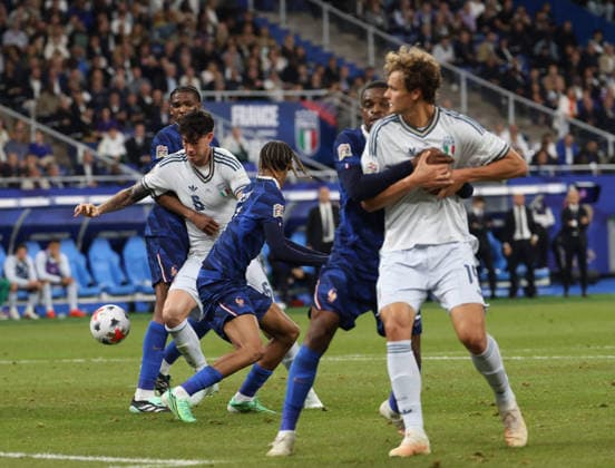 October 2, 2026, Parigi, Parigi, Francia: Alessandro bastoni of Italy during the 2026 27 UEFA Nations League football match between France and Italy on October 2, 2026, at the Stade de France in Paris. 2026 27 UEFA Nations League Football Match Between France And Italy  - ZUMAs236 20261002_aap_s236_161 Copyright: xFabioxSassox
