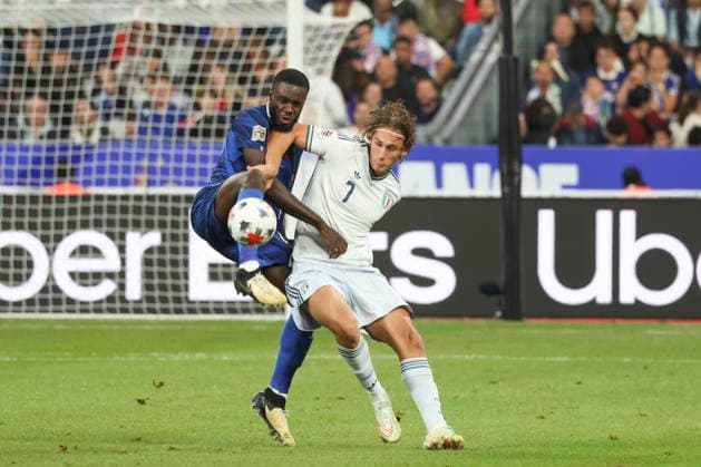 FOOTBALL : France Vs Italie - Ligue des Nations - 02 10 2026 Dayot Upamecano (France) Vs Francesco Pio Esposito (Italie) ParisFrance  Copyright: xMichaelxBaucherx
