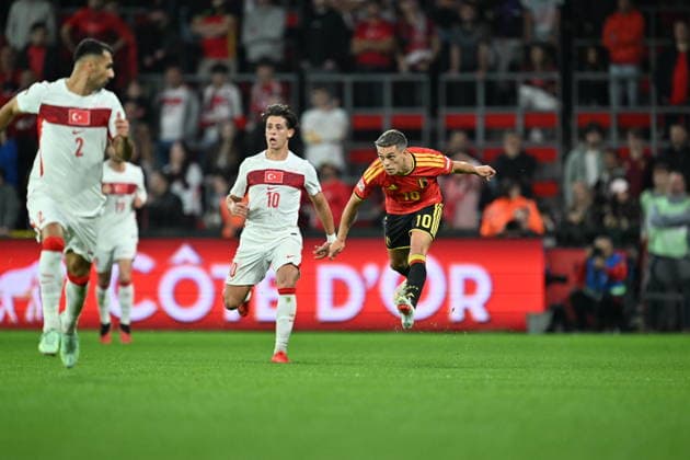 Belgium v Turkiye - UEFA Nations League LIEGE, BELGIUM - OCTOBER 02: Arda Guler (10) of Turkiye in action against Leandro Trossard (10 - R) of Belgium during the UEFA Nations League A match between Belgium and Turkiye at Maurice Dufrasne Stadium in Liege, Belgium on October 02, 2026. Mustafa Yalcin Anadolu Liege Belgium. Editorial use only. Please get in touch for any other usage.  Copyright: x2026xAnadoluxMustafaxYalcinx